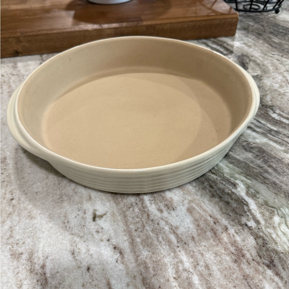 The Pampered Chef Cream Bakeware Dish